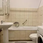 Enios Ul Jana Kochanowskiego 26 Albergue
