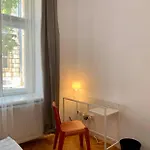 Enios Ul Jana Kochanowskiego 26 Cracóvia