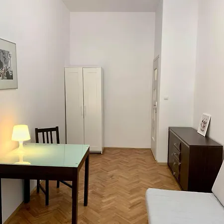 Enios Ul Jana Kochanowskiego 26 *