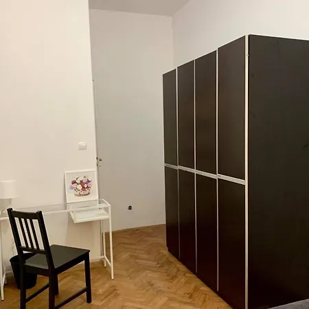 Enios Ul Jana Kochanowskiego 26 * 크라쿠프