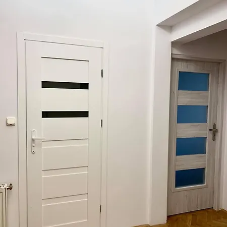 Enios Ul Jana Kochanowskiego 26 *